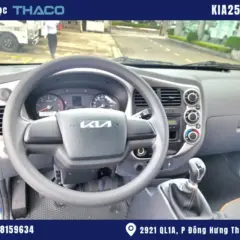 xe-tai-k250-thùng kín-2tấn49 Xe Tải Kia K250 2.49 Tấn Thùng Kín